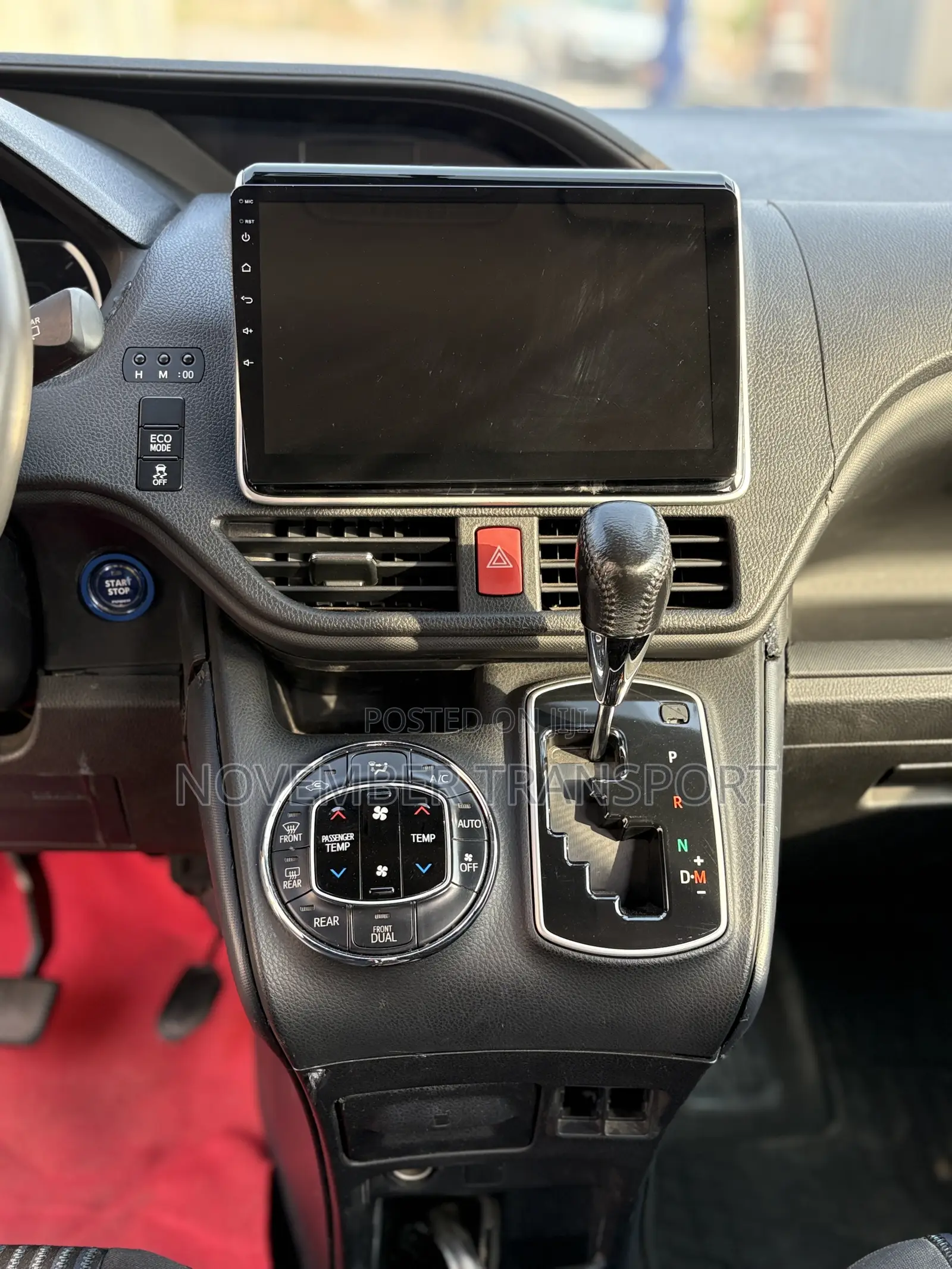 Toyota Voxy SV Premium 2014