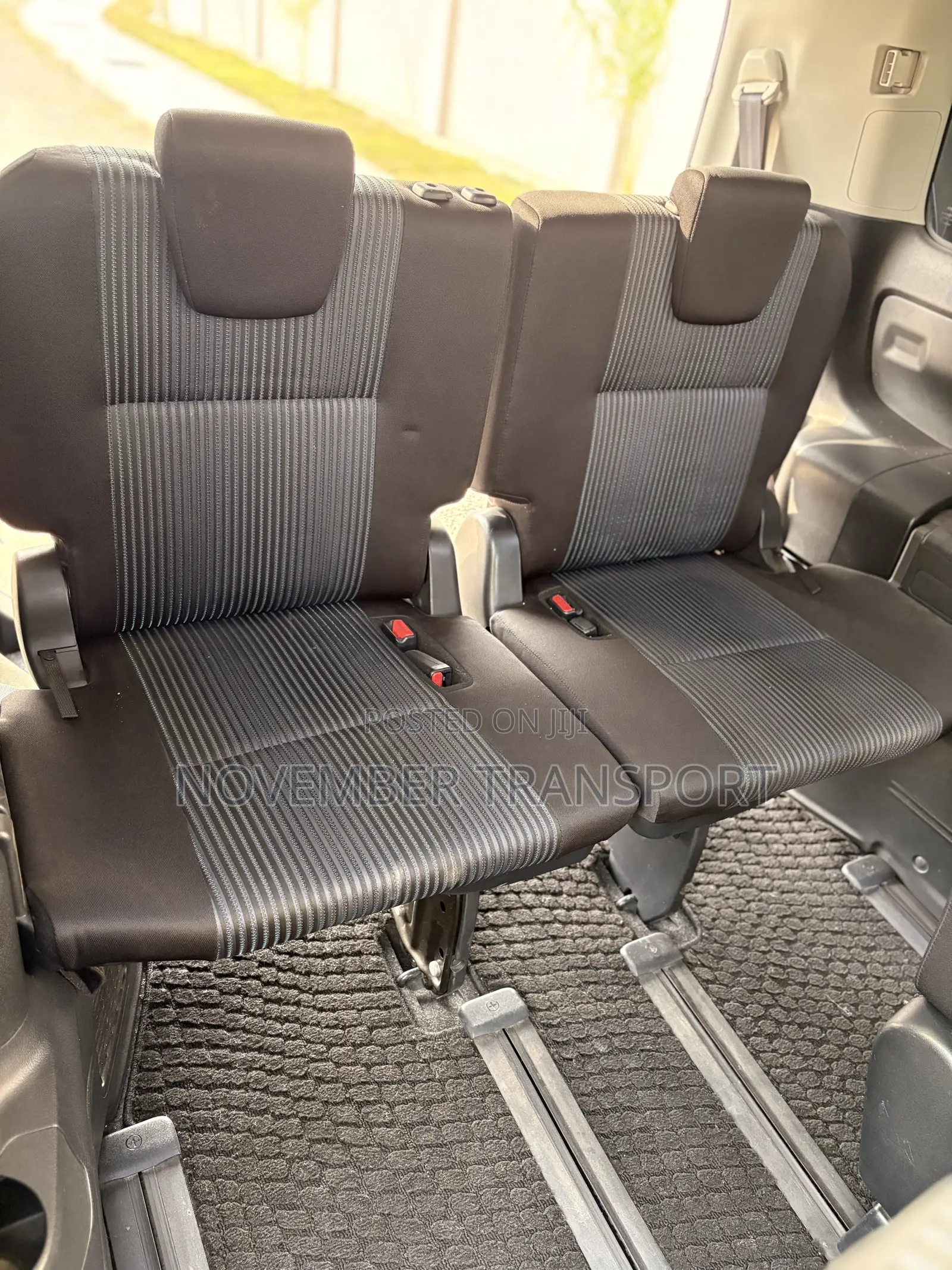 Toyota Voxy SV Premium 2014