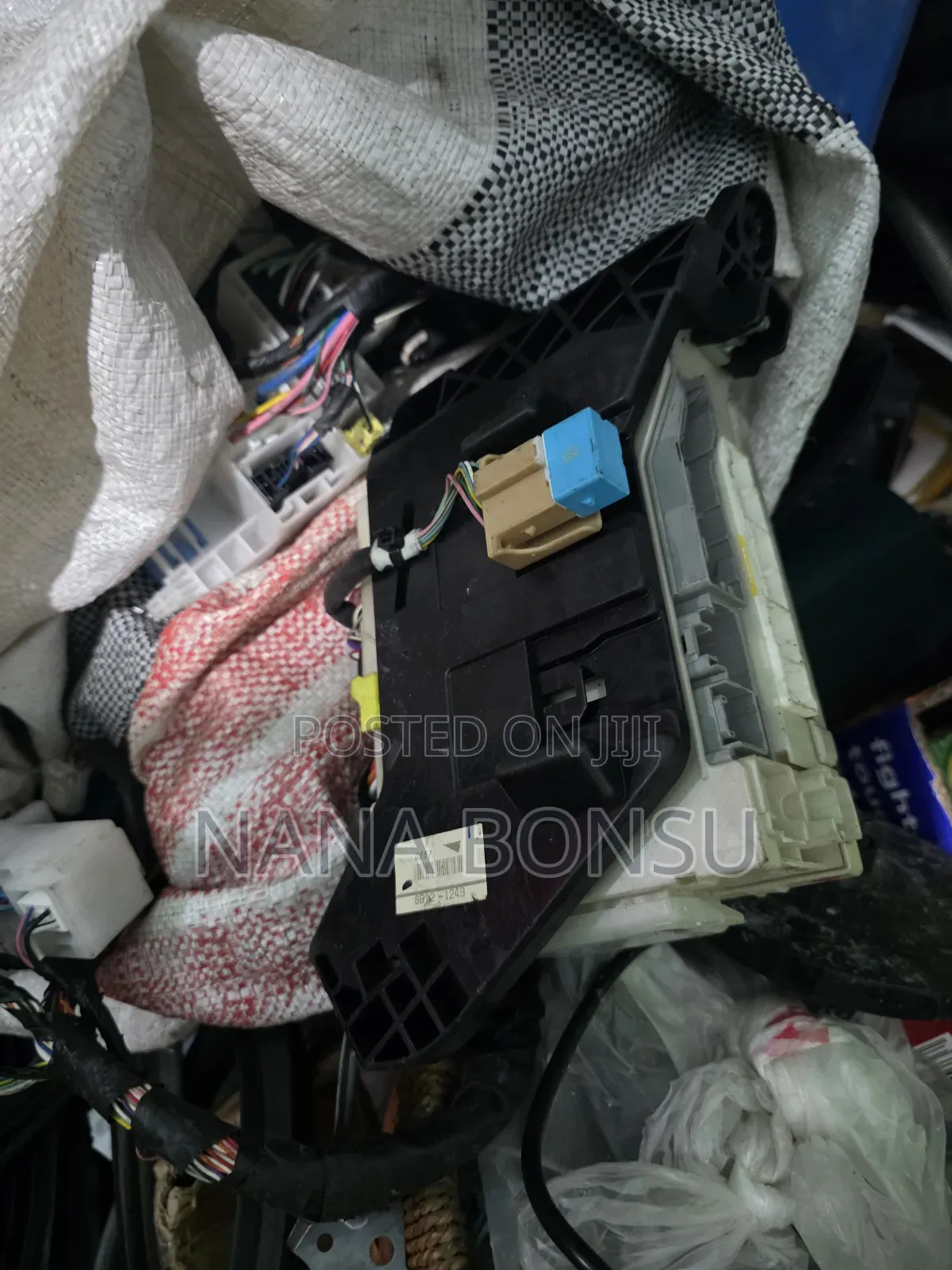 Toyota Voxy Complete Engine Wire and Fuse Boards