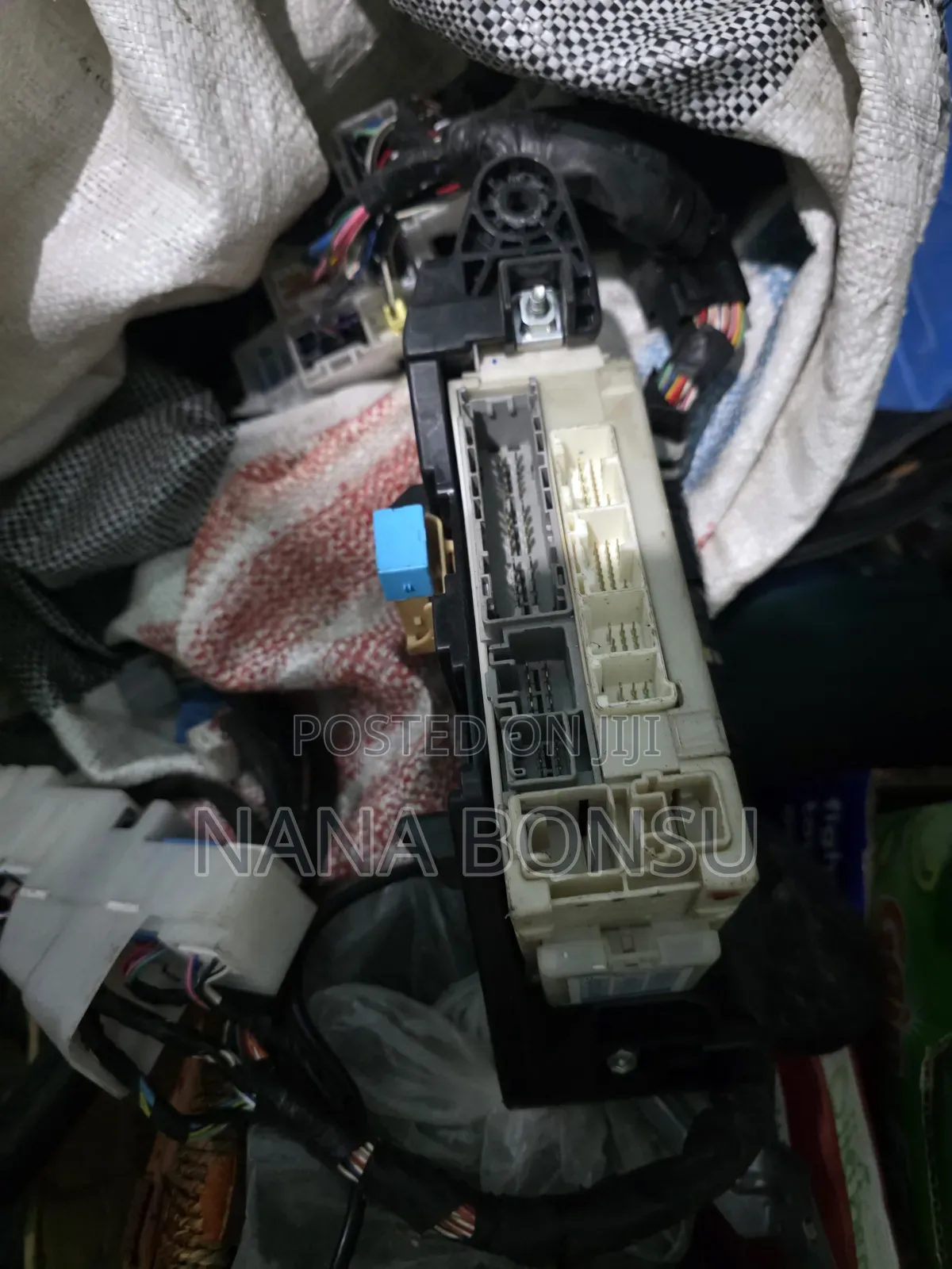 Toyota Voxy Complete Engine Wire and Fuse Boards
