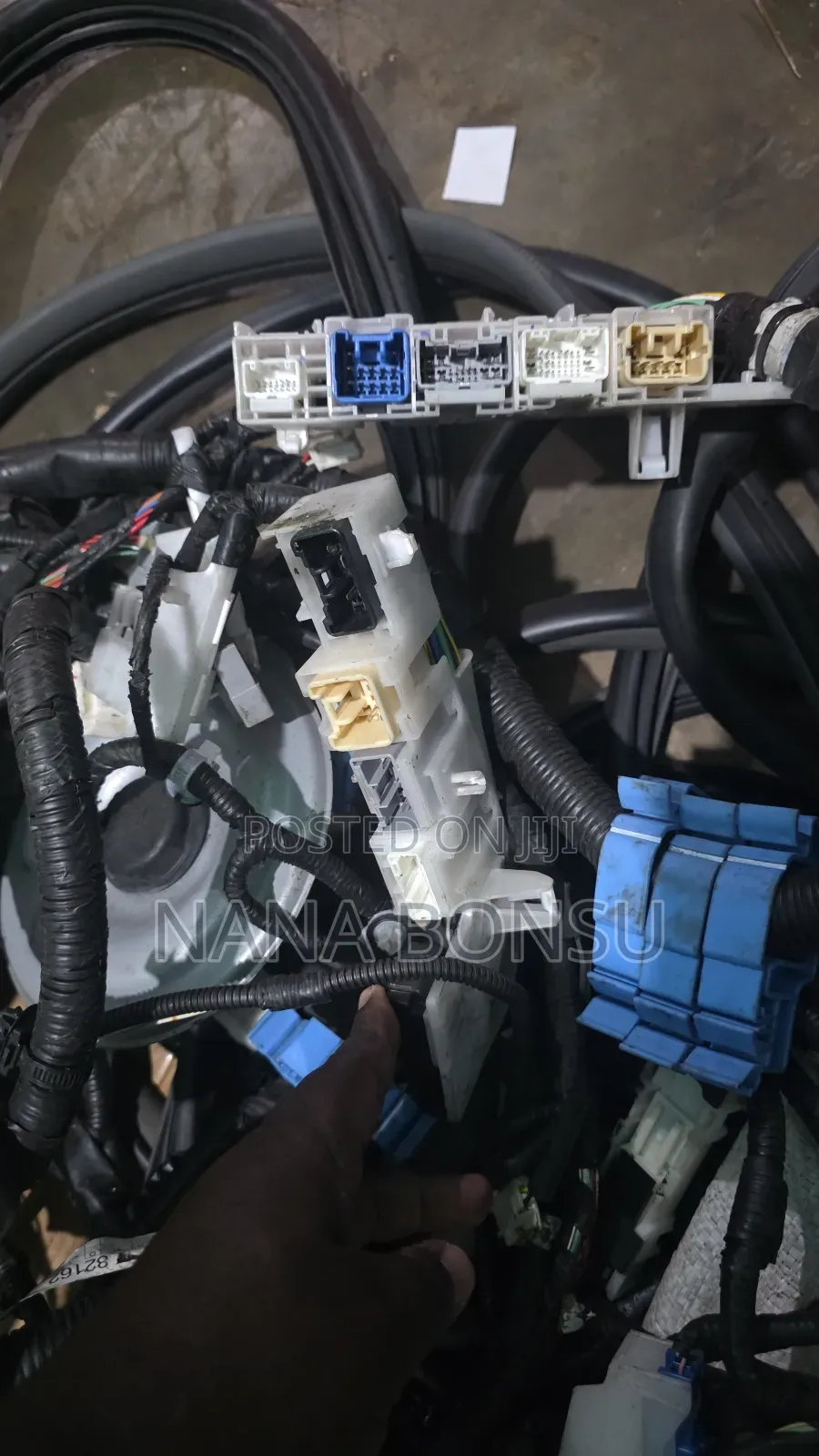 Toyota Voxy Complete Engine Wire and Fuse Boards