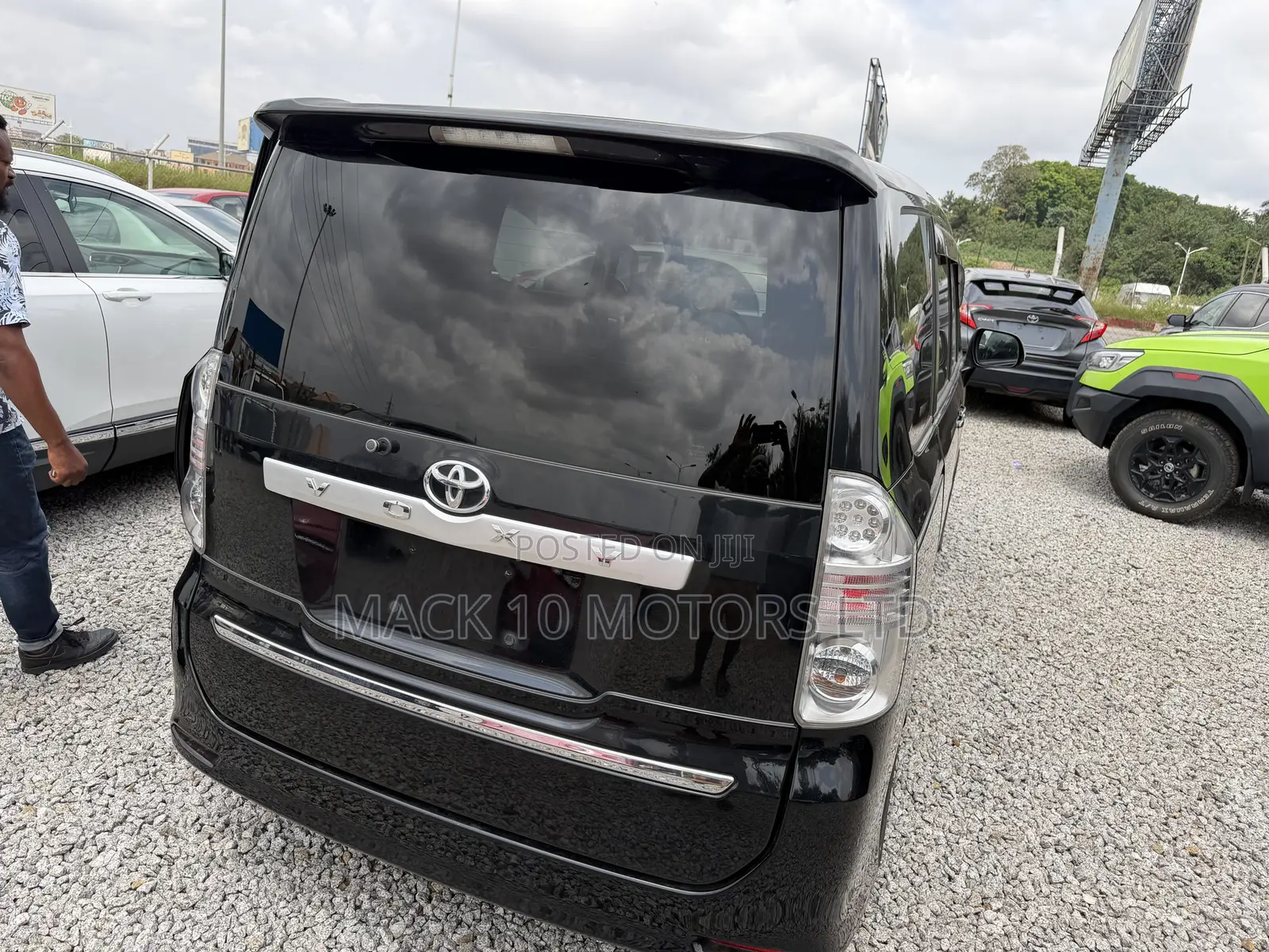 Toyota Voxy 2010 Black