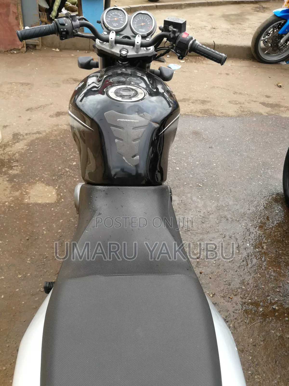 Suzuki 2025 Black