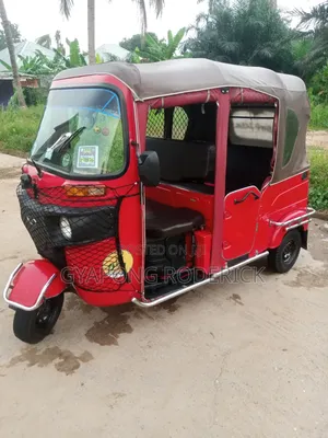 Bajaj RE 2025 Red