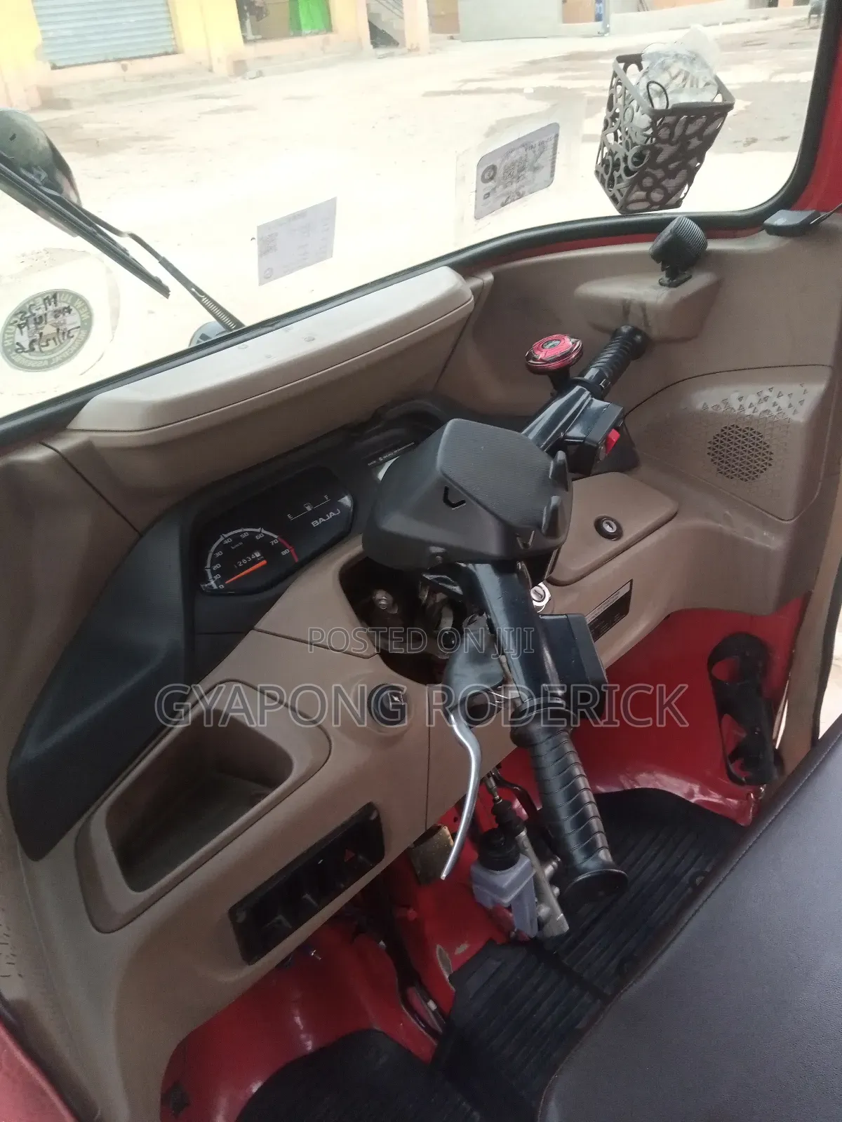 Bajaj RE 2025 Red