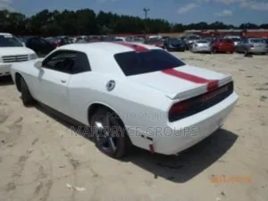 Dodge Challenger SXT RWD 2017 White