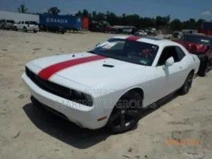 Dodge Challenger SXT RWD 2017 White