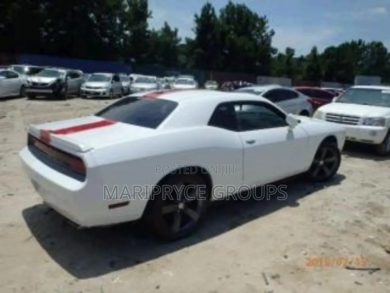 Dodge Challenger SXT RWD 2017 White