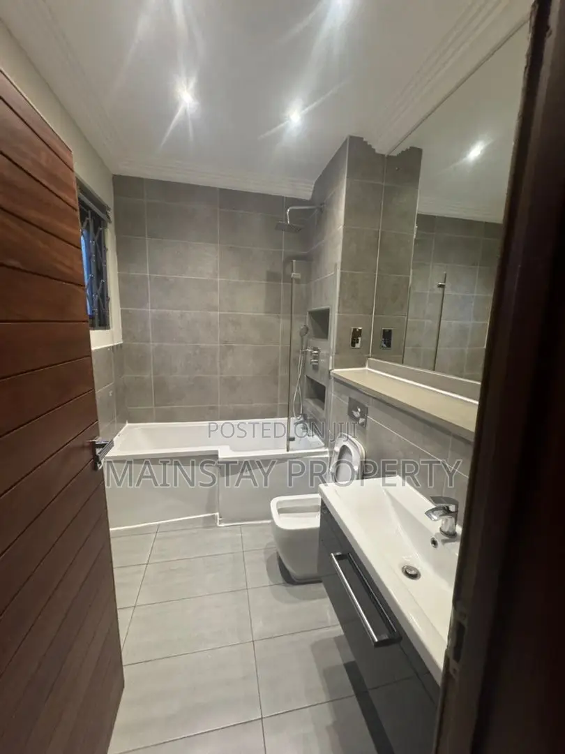 3bdrm Townhouse / Terrace in East Legon for rent