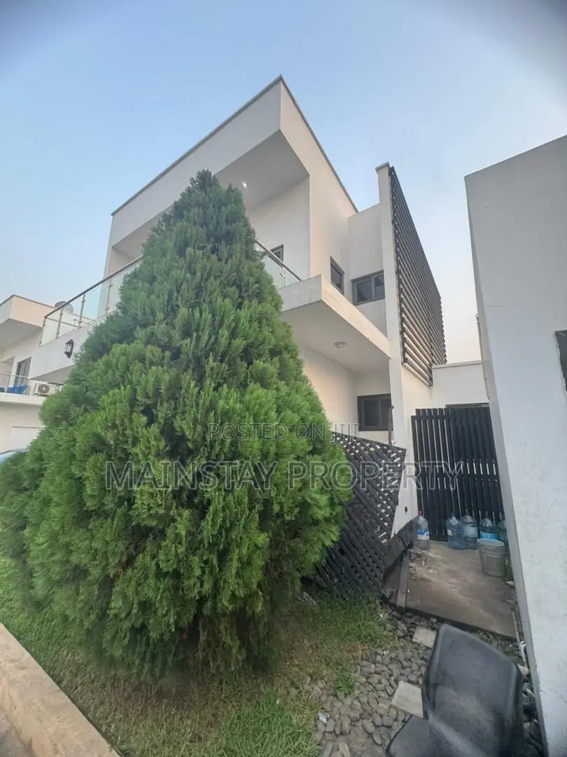 3bdrm Townhouse / Terrace in East Legon for rent