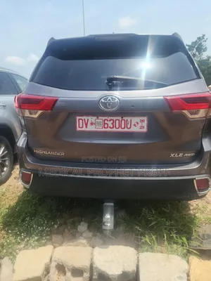 Toyota Highlander Limited Platinum 4x4 V6 (3.5L 6cyl 8A) 2017 Gray