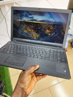Laptop Toshiba Satellite C55 8GB Intel Pentium HDD 750GB