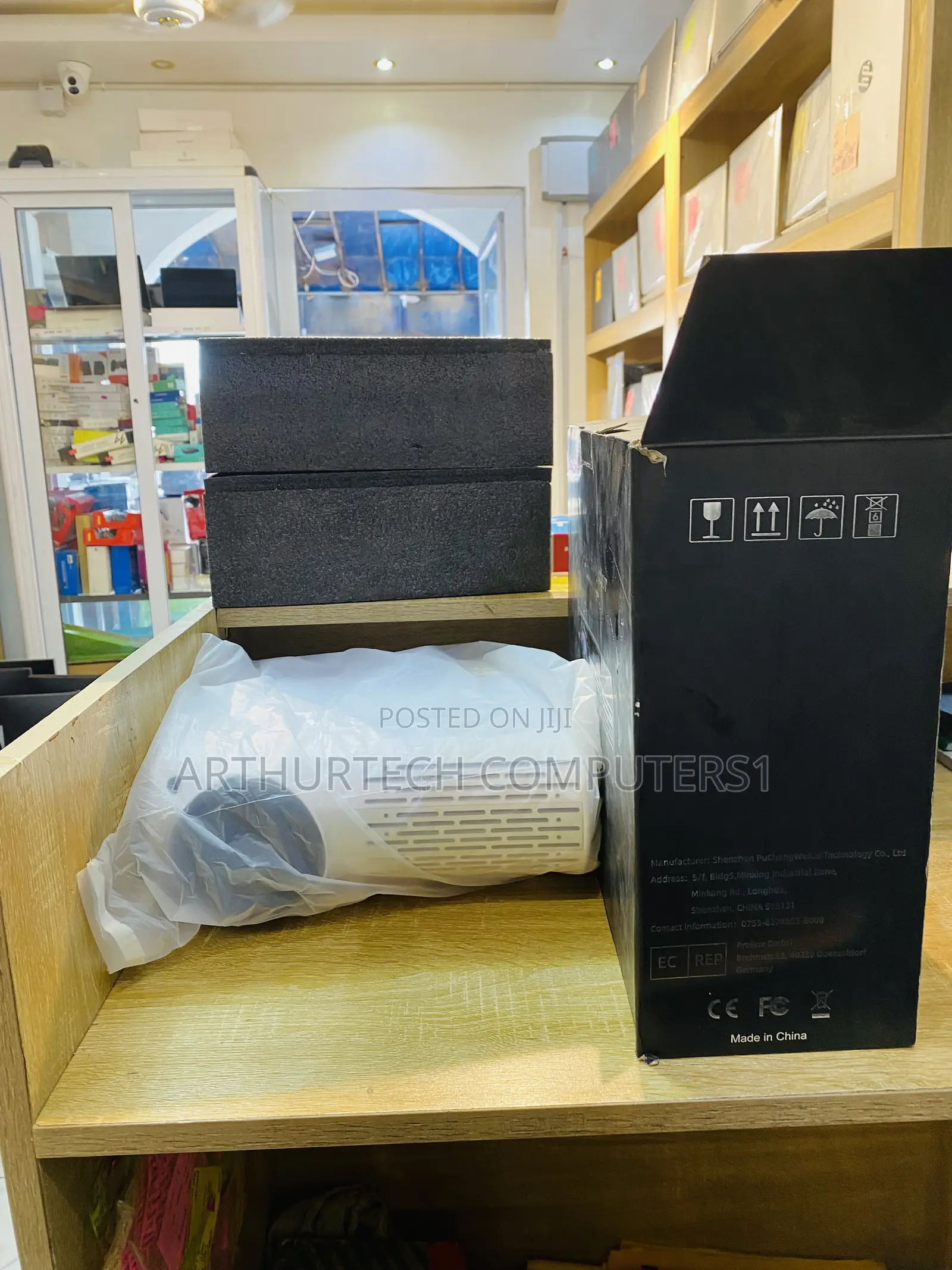 Yaber Y30 Projector
