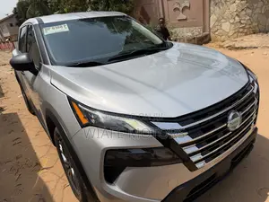 Nissan Rogue S 2024 Silver