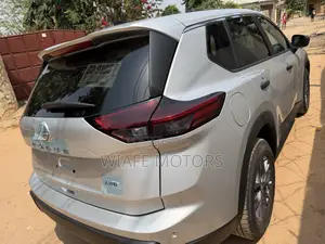 Nissan Rogue S 2024 Silver