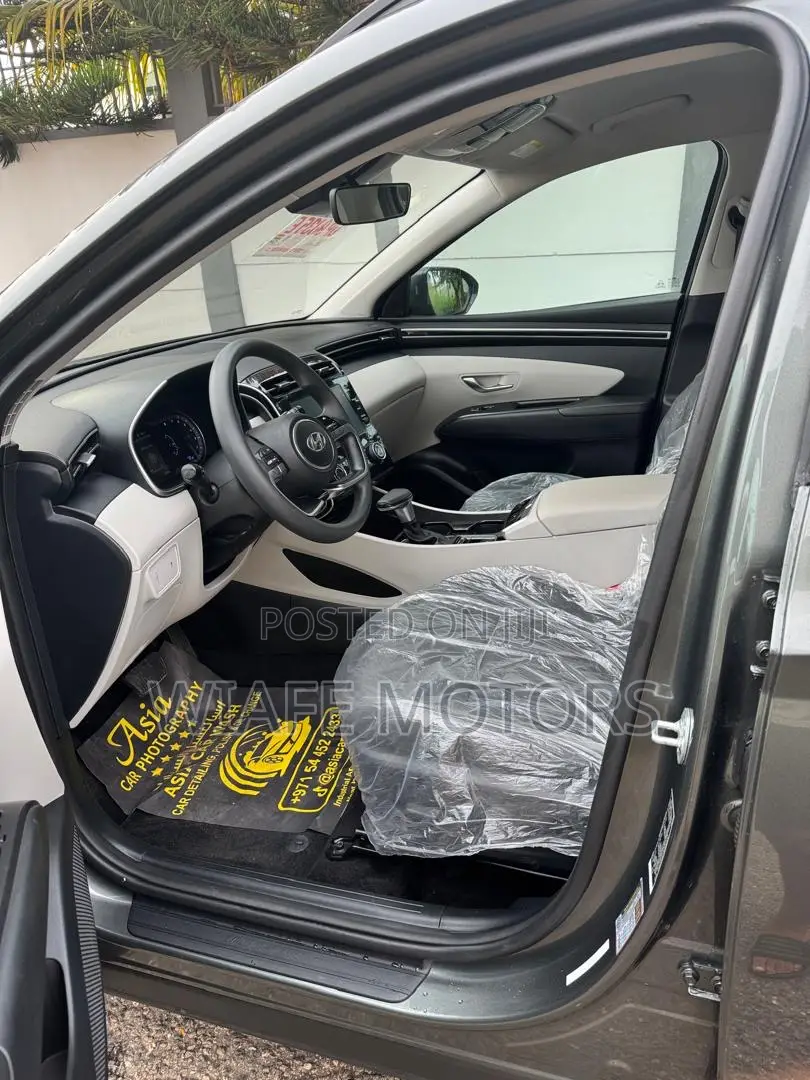 Hyundai Tucson SE 2022 Gray