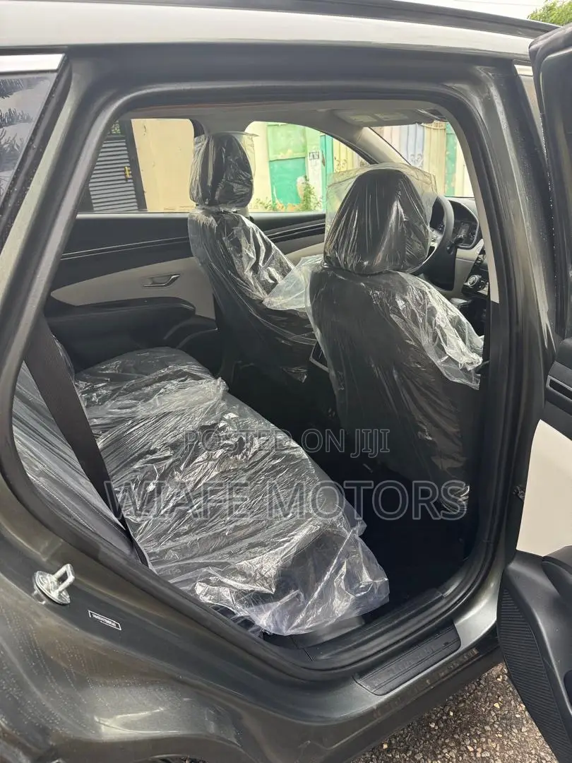 Hyundai Tucson SE 2022 Gray