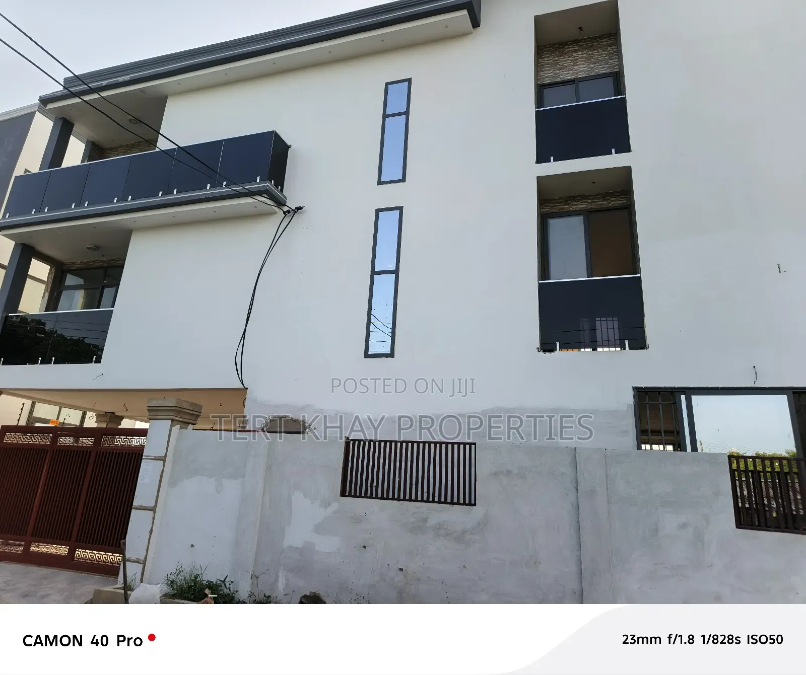 4bdrm Duplex in Bush Road, Teshie for sale