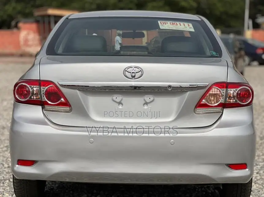 Toyota Corolla 2012 Silver