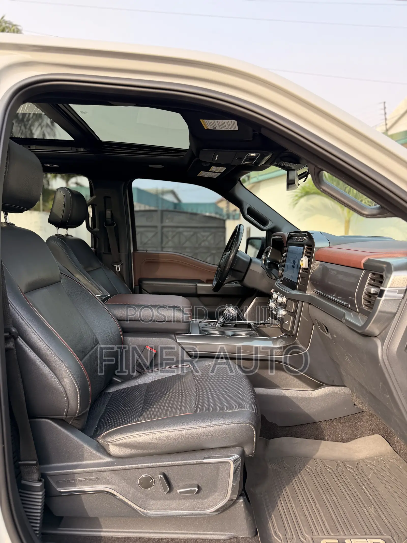 Ford F-150 LARIAT 2023 Gray