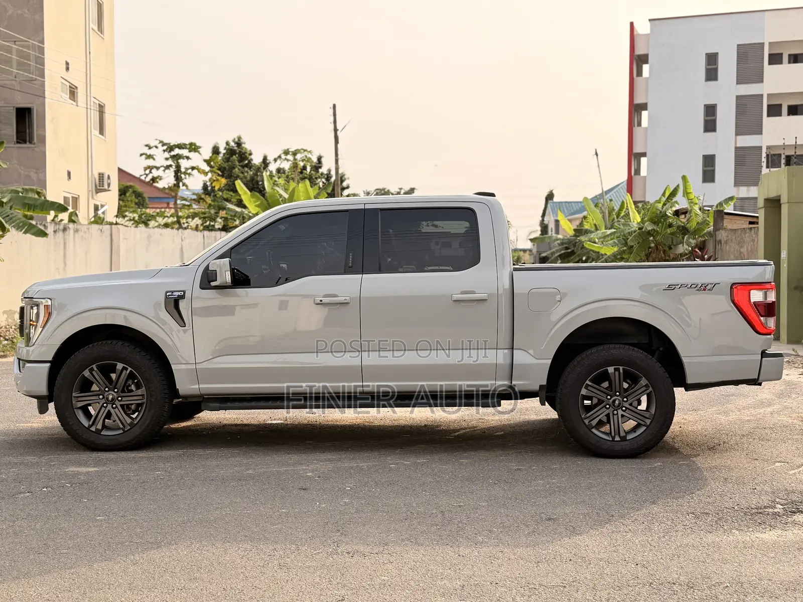 Ford F-150 LARIAT 2023 Gray