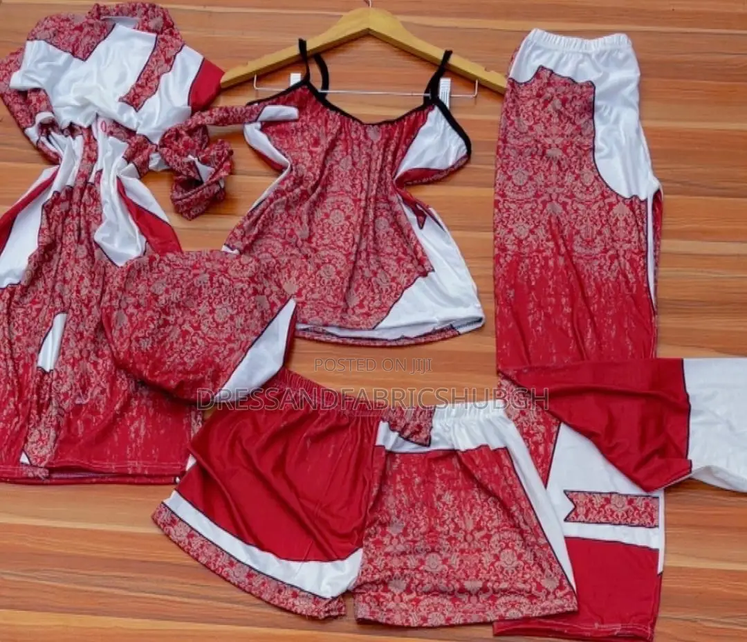 Loungewear/Nightwear