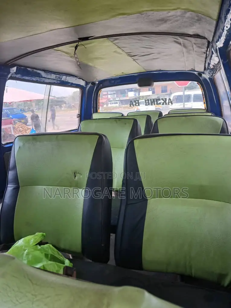 Toyota HiAce 2008 Blue