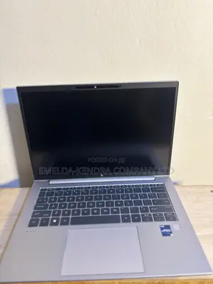 Laptop HP ZBook Firefly 16 G10 16GB Intel Core i5 SSD 512GB