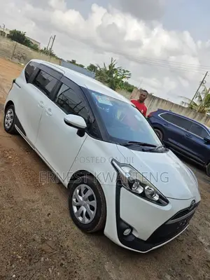 Toyota Sienta 2016 White