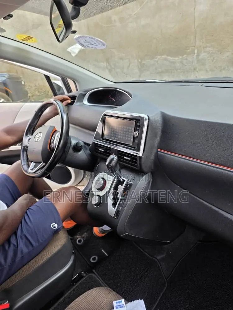 Toyota Sienta 2016 White