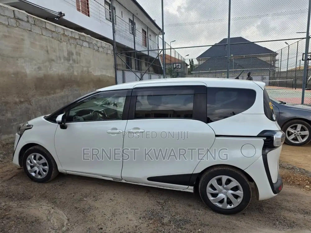 Toyota Sienta 2016 White