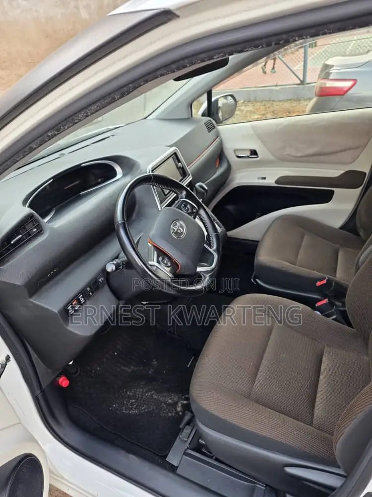 Toyota Sienta 2016 White