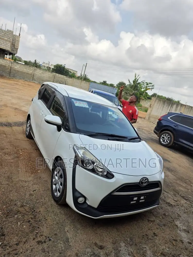 Toyota Sienta 2016 White
