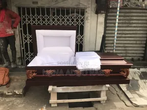 Leather Coffee Casket With Bronze Bar