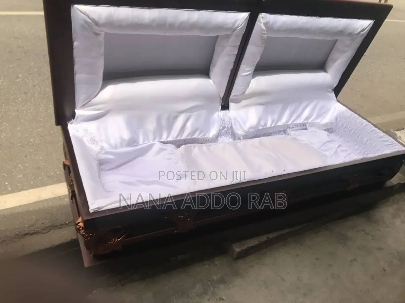 Leather Coffee Casket With Bronze Bar
