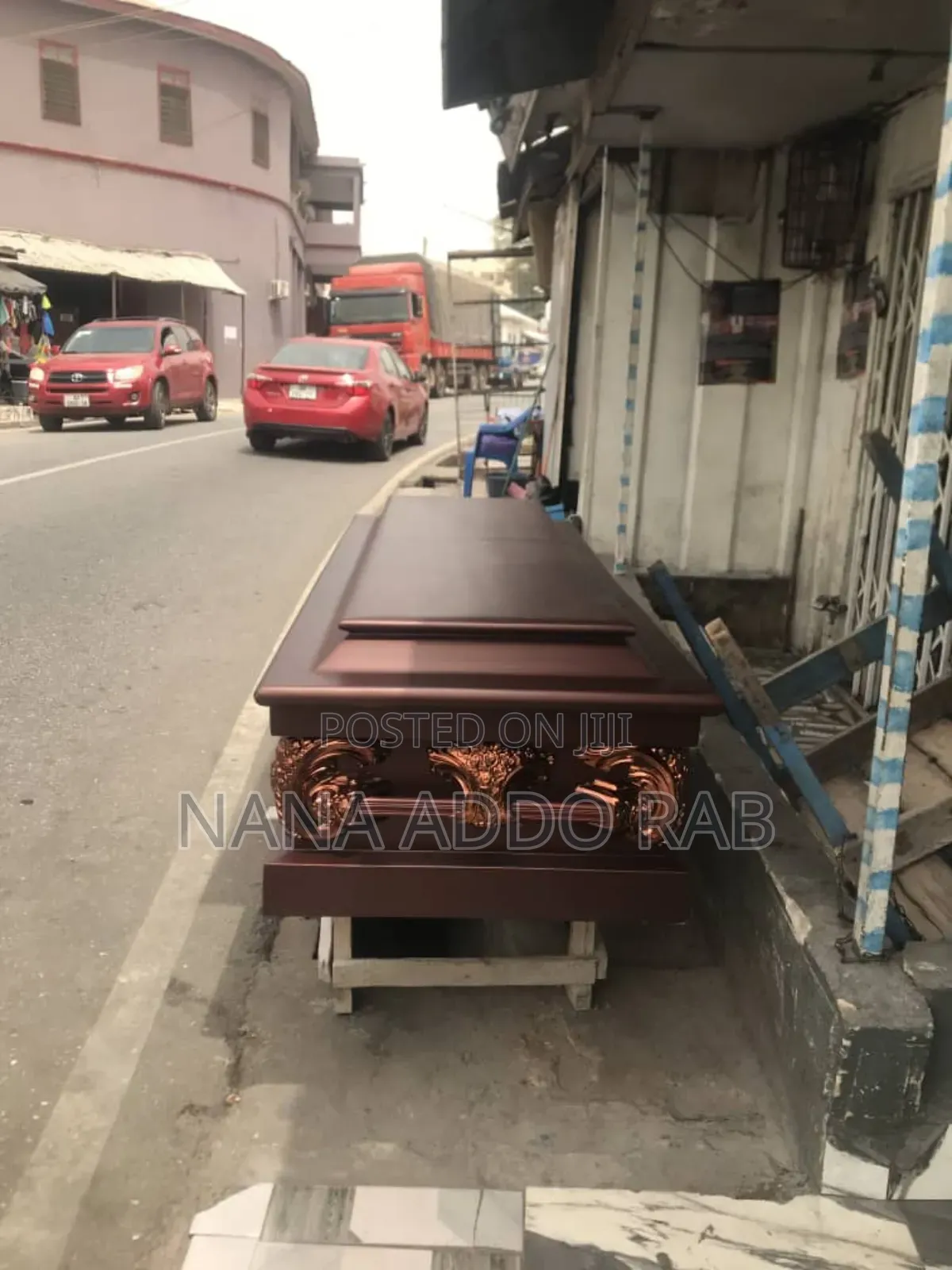 Leather Coffee Casket With Bronze Bar