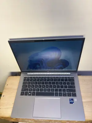 Laptop HP ZBook Firefly 16 G10 16GB Intel Core i5 SSD 512GB