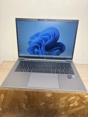 Laptop HP ZBook Firefly 16 G10 16GB Intel Core i5 SSD 512GB