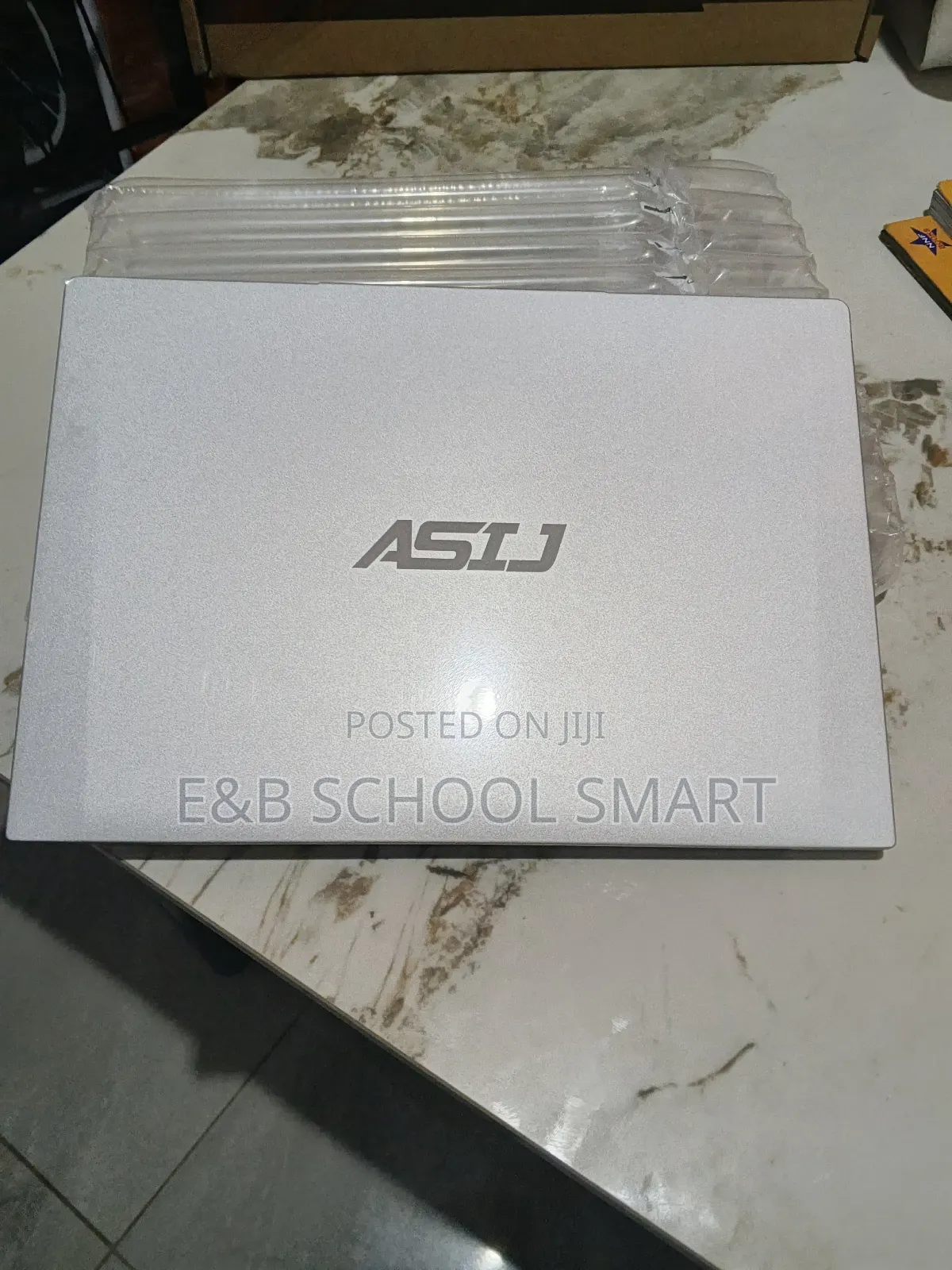 New Laptop 8GB Intel SSD 60GB