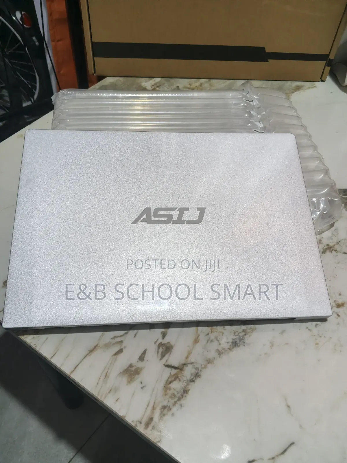 New Laptop 8GB Intel SSD 60GB