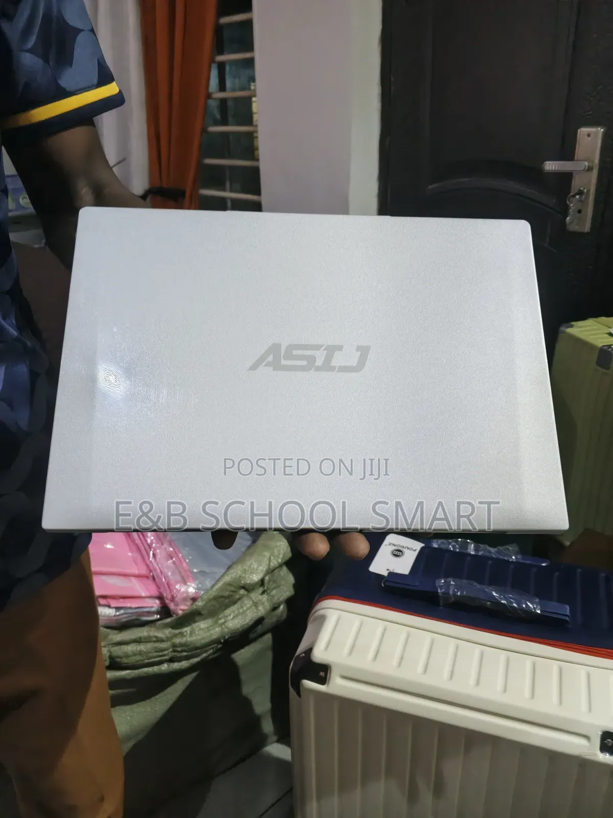 New Laptop 8GB Intel SSD 60GB