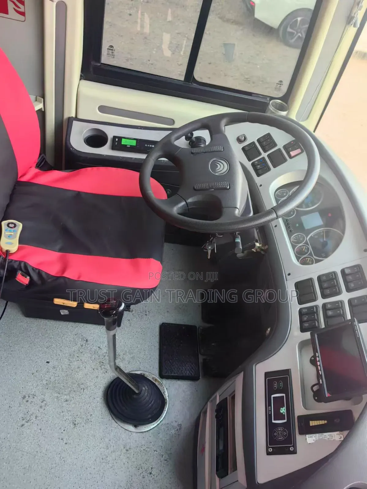 Yutong VIP Bus 2016 Red