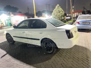 Hyundai Elantra 2003 White