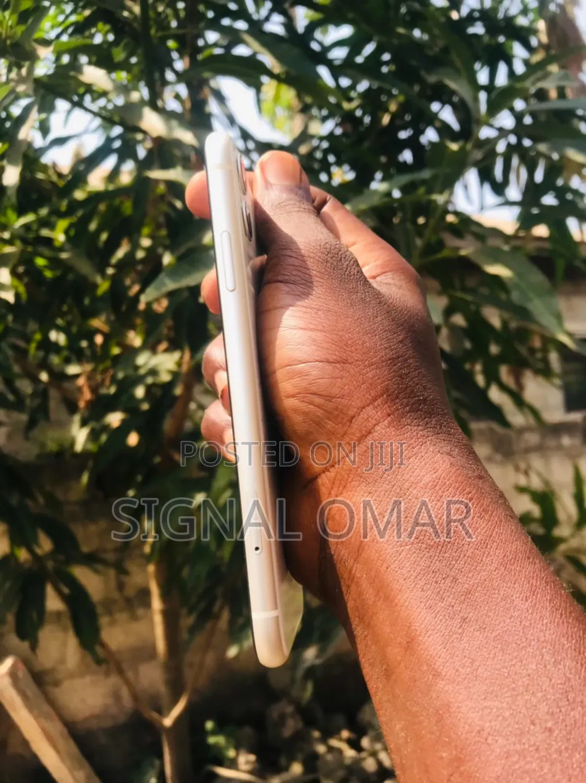 New Apple iPhone 11 64 GB White