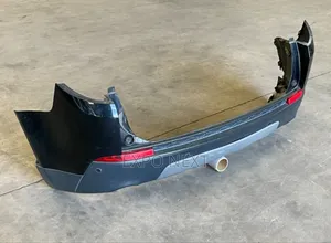 Back Bumper Cover For A 2015-2019 Land Rover Discovery Sport Se