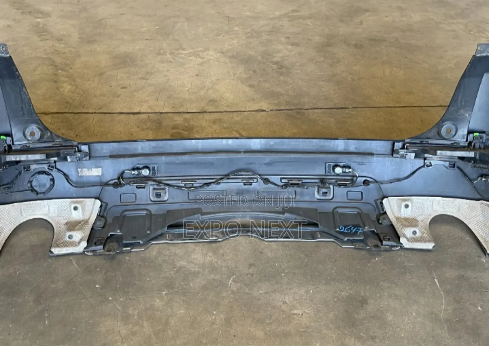 Back Bumper Cover For A 2015-2019 Land Rover Discovery Sport Se