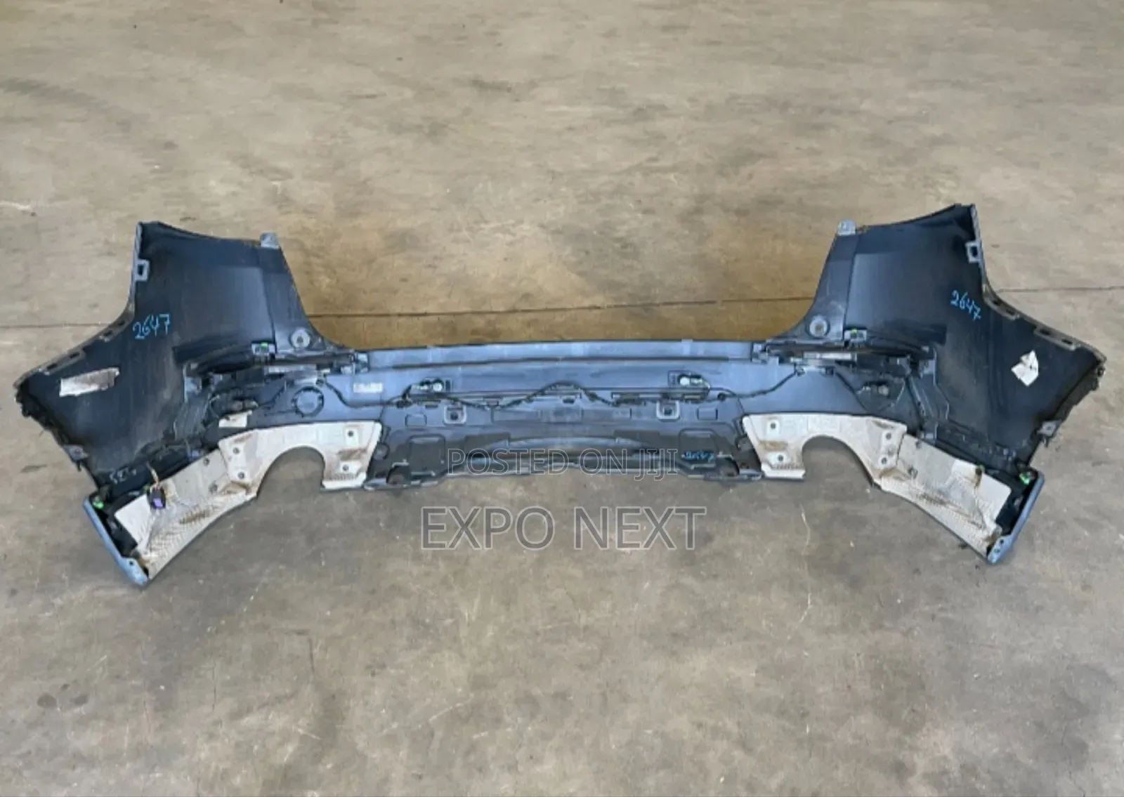 Back Bumper Cover For A 2015-2019 Land Rover Discovery Sport Se