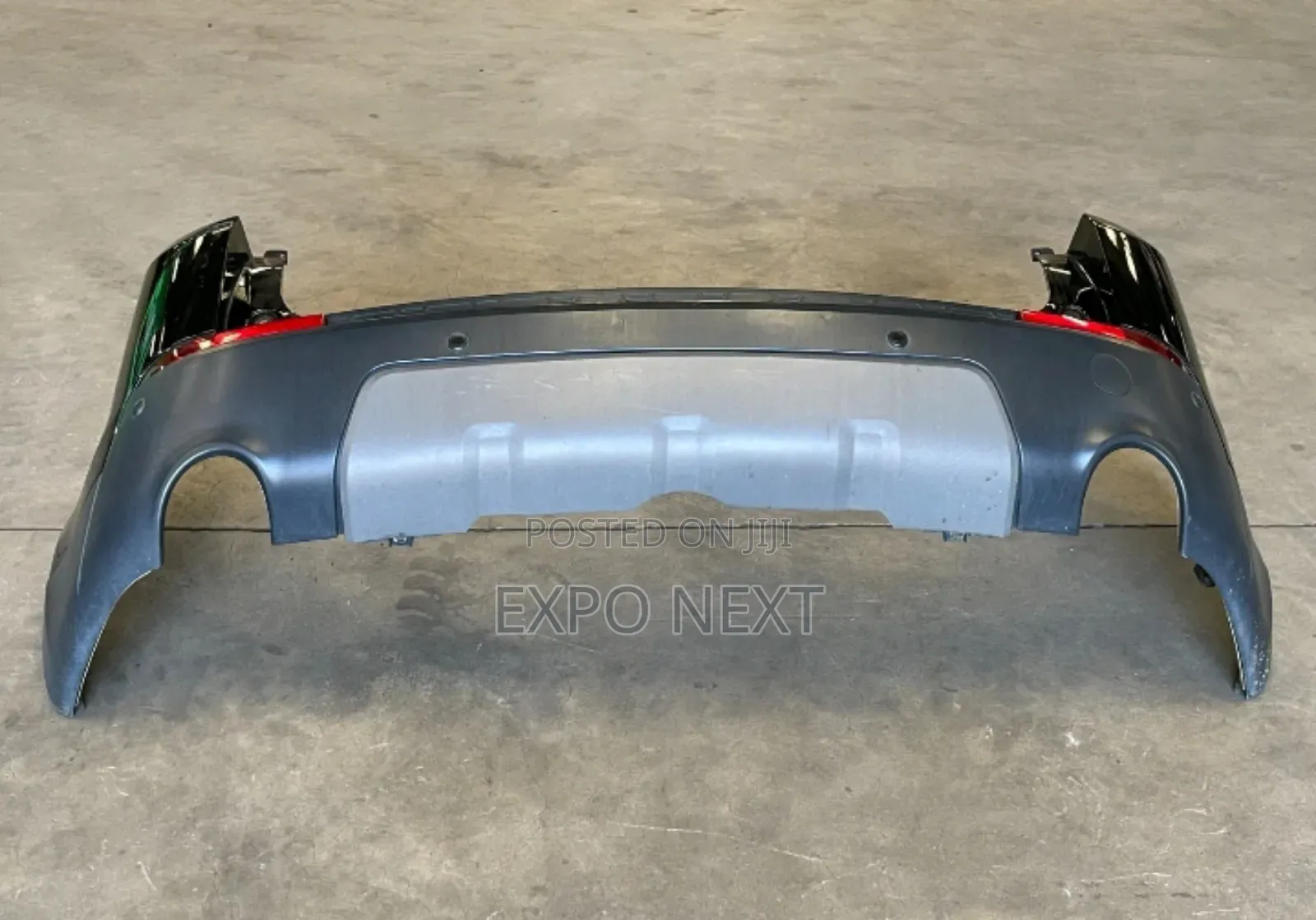 Back Bumper Cover For A 2015-2019 Land Rover Discovery Sport Se