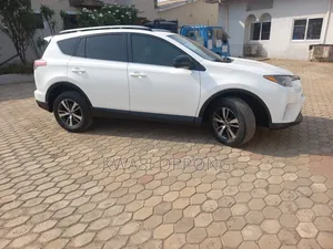 Toyota RAV4 2017 White