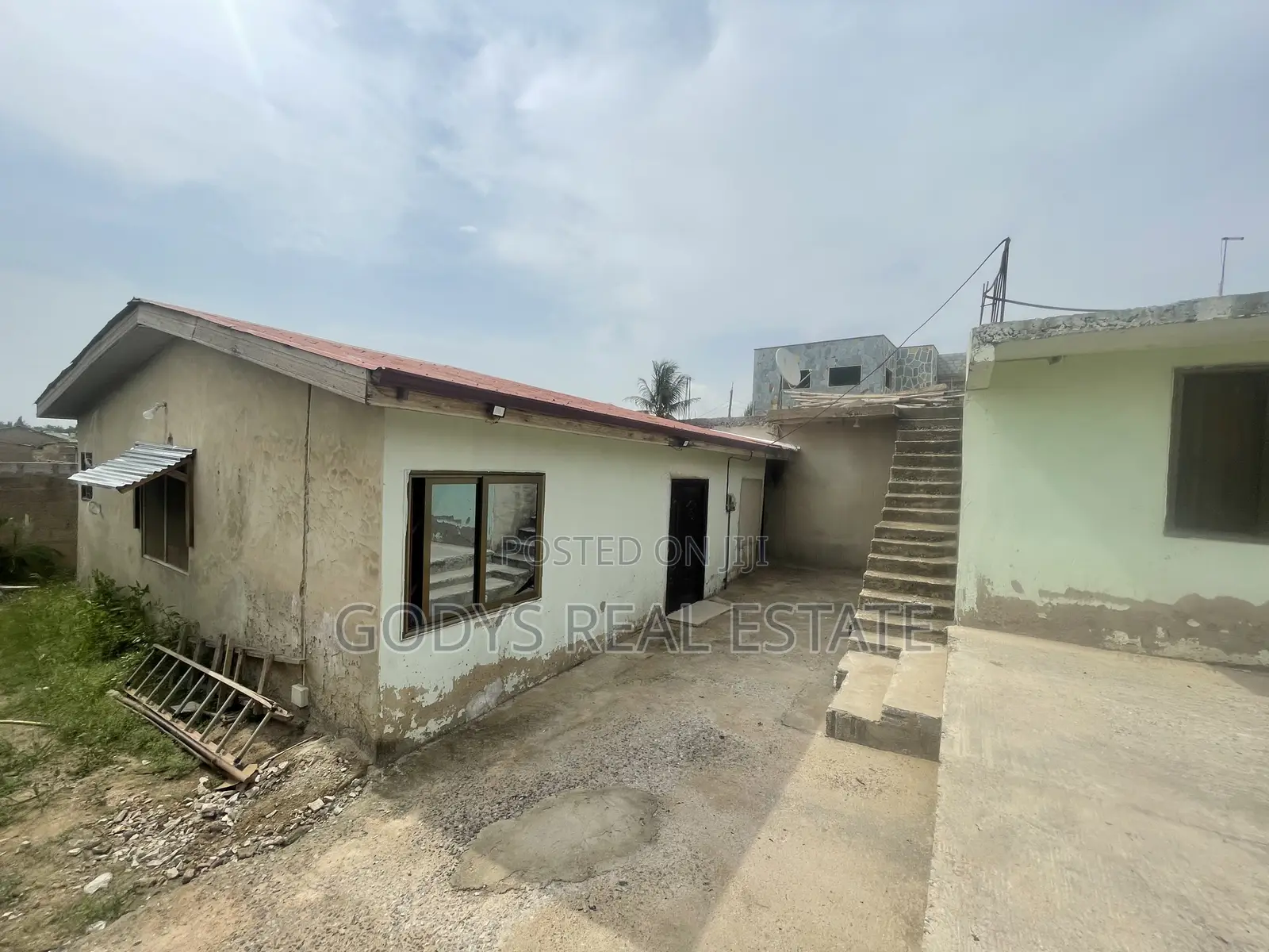 Four Unit Chamber and Hall Apartment for Sale